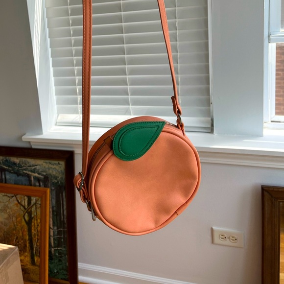 Adorable mini peach purse - Picture 7 of 9